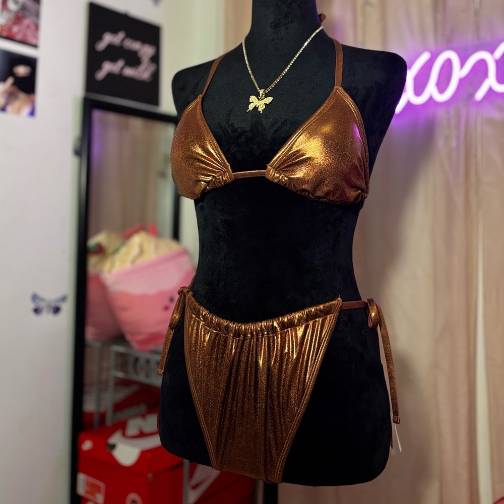 BRAND NEW! Shimmering Bronze Bikini Set🤎 Gorgeous and comfortable!